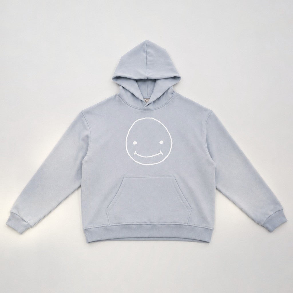 Hellblauer Smiley Hoodie von LaserLuca, hingelegt, Vorderansicht